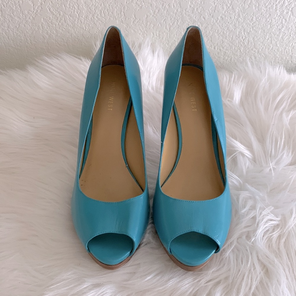 NWOT Leather Turquoise /Aqua Blue Nine West Platform Peeptoe “Danee” 9